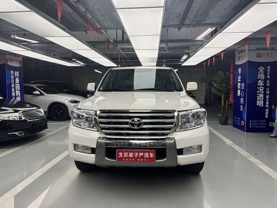 Toyota Land Cruiser 2010 car image #4