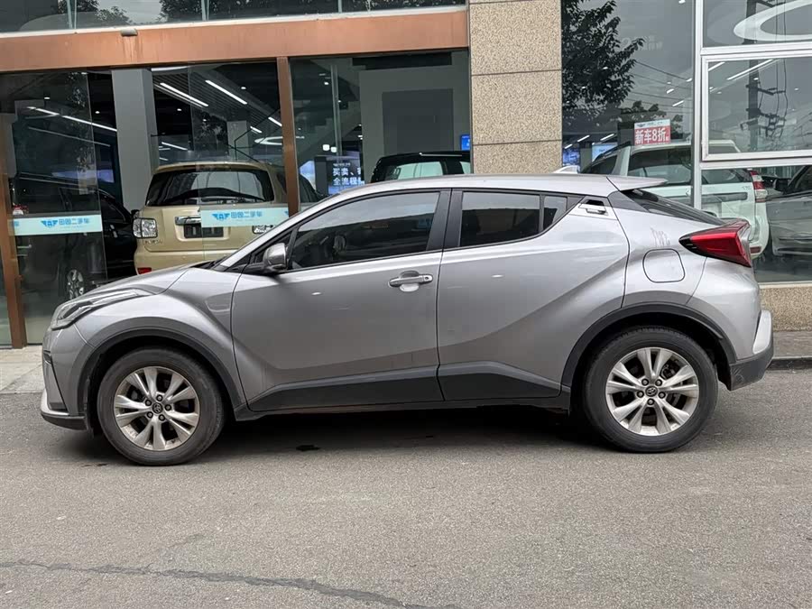 Toyota Izoa 2022 car image #4