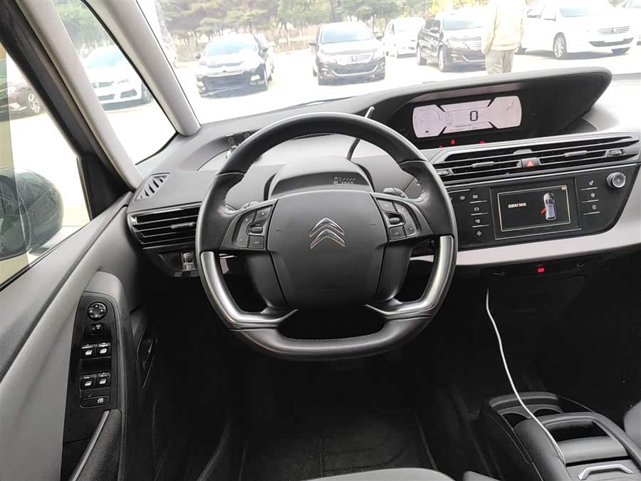 Citroen C4 PICASSO 2017 صورة سيارة #4