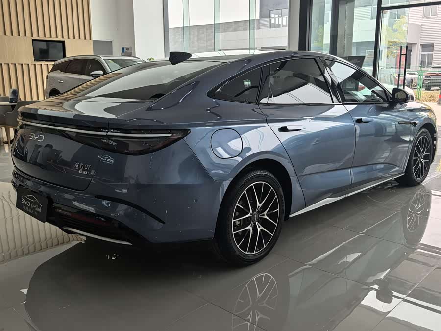 BYD Seal 07 DM-i 2025 صورة سيارة #4