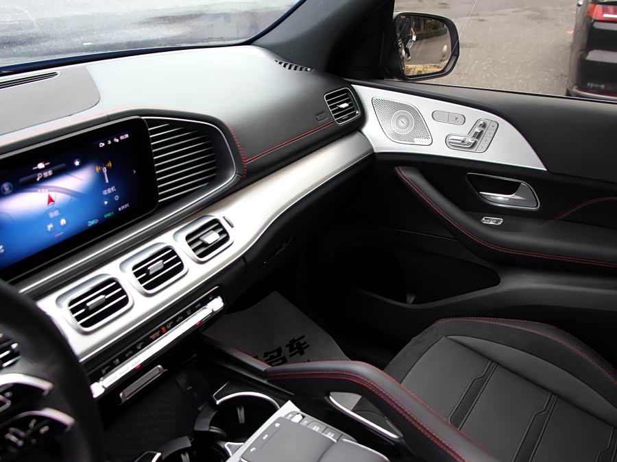 Mercedes-Benz GLE AMG 2025 immagine di auto #4