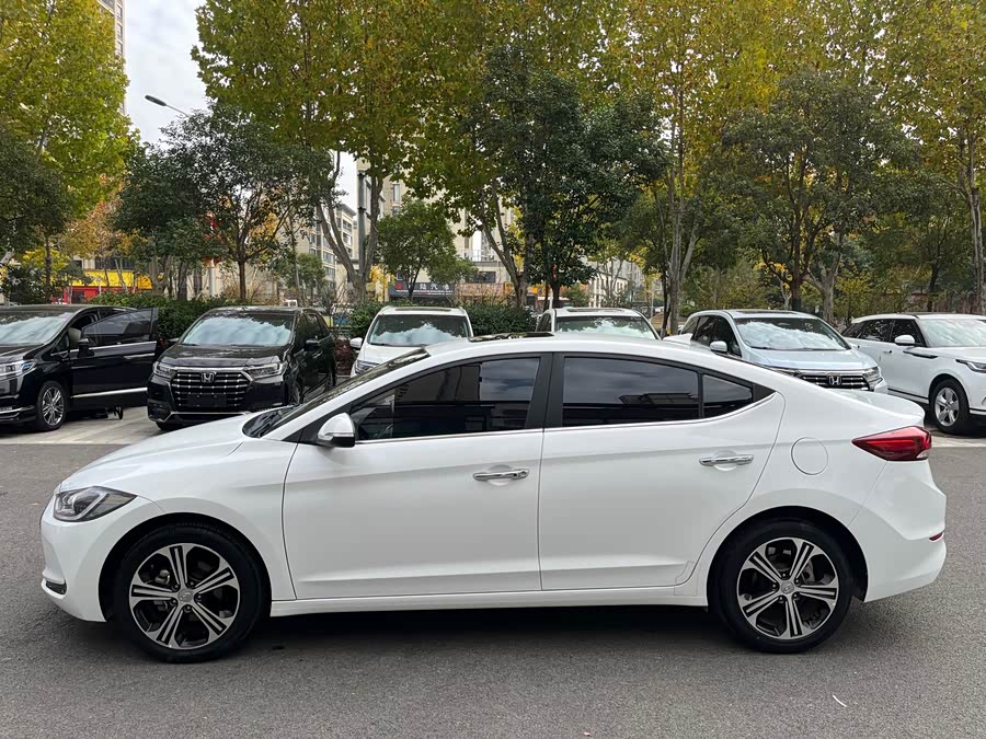 Hyundai Elantra AD 2019 car image #4