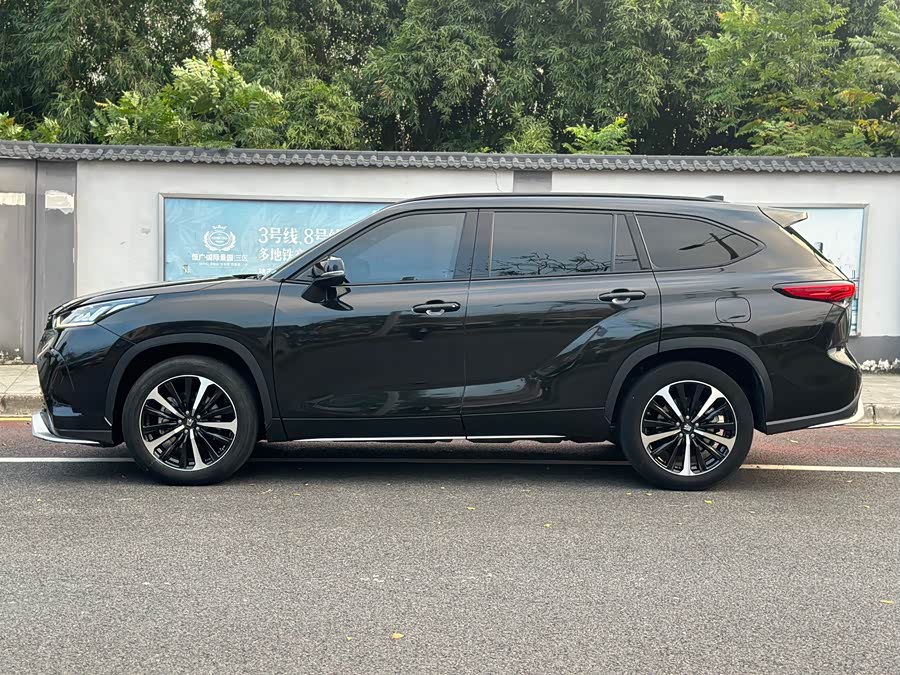 Toyota Crown Kluger 2022 car image #4