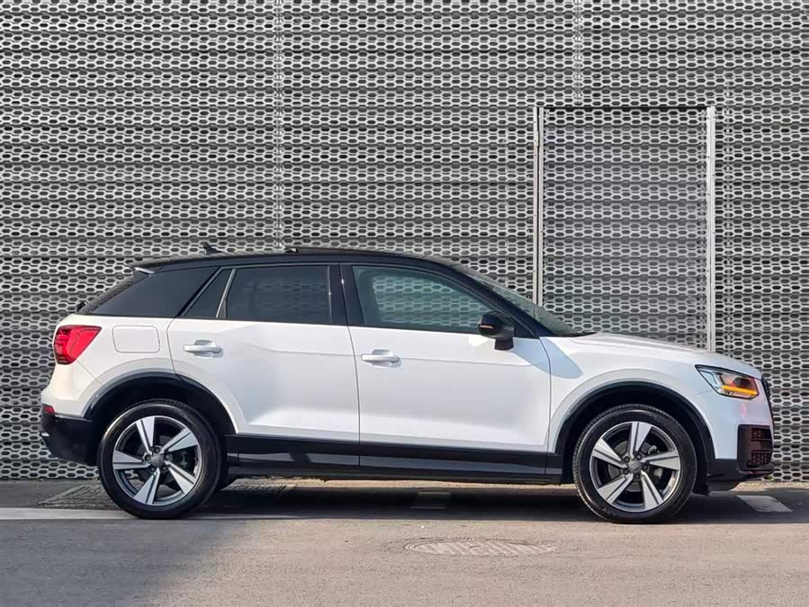 Audi Q2L 2020 изображение автомобиля #4