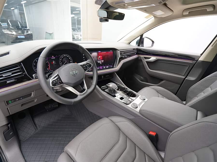 Volkswagen Touareg 2021 car image #4