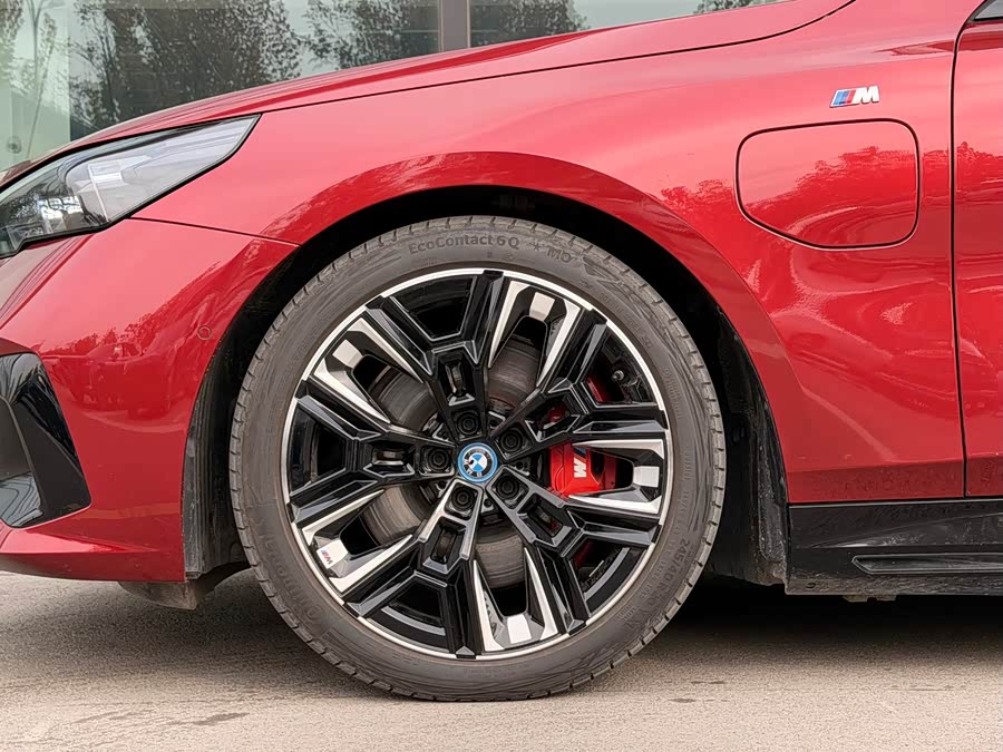 BMW i5 M60 2024 car image #4