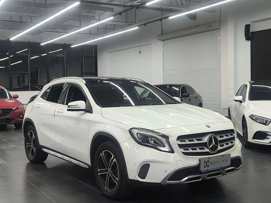 Mercedes-Benz GLA Class 2018 car image #4