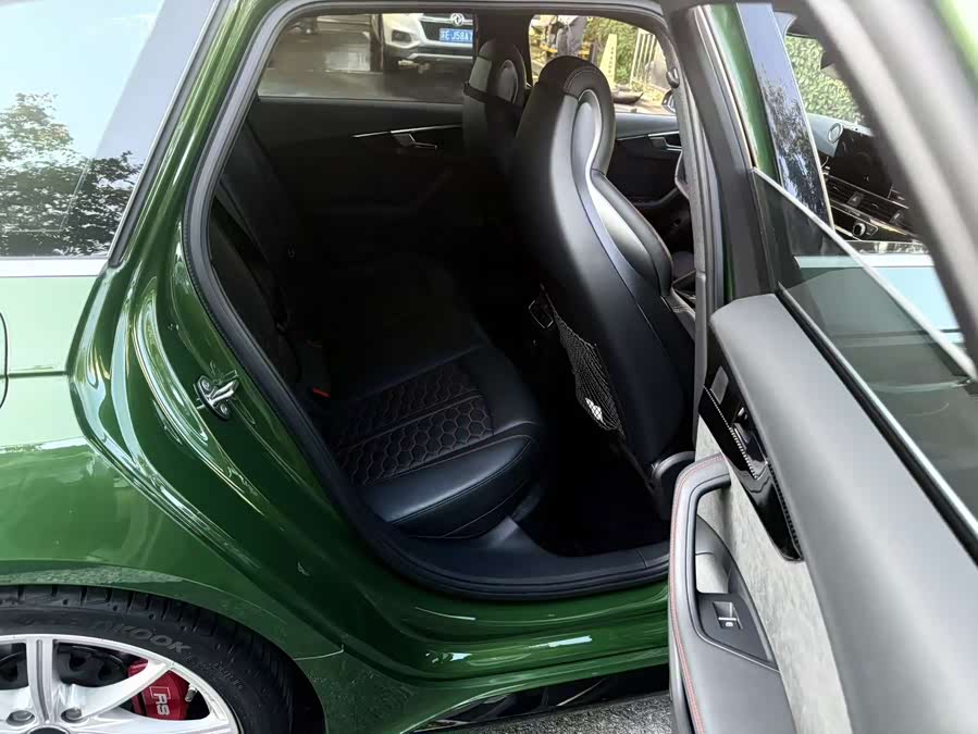 Audi RS 4 2021 car image #4