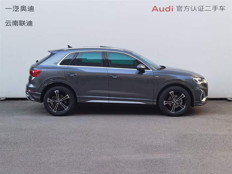 Audi Q3 2020 car image #4