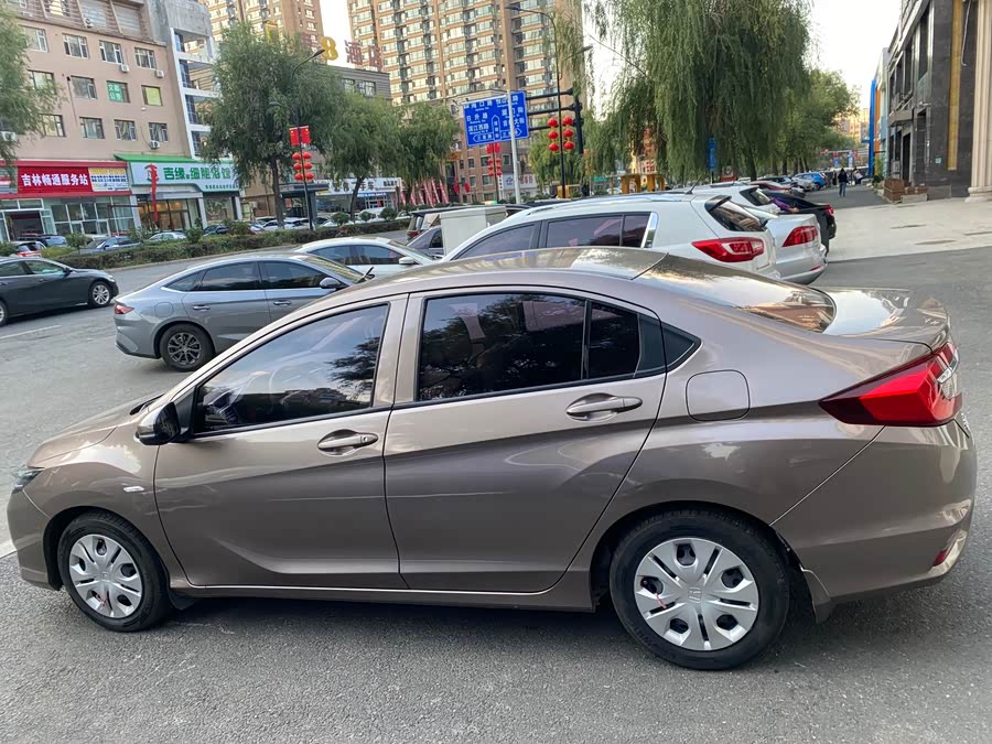 Honda Greiz 2017 #4 Honda Greiz 2017 صورة سيارة #4