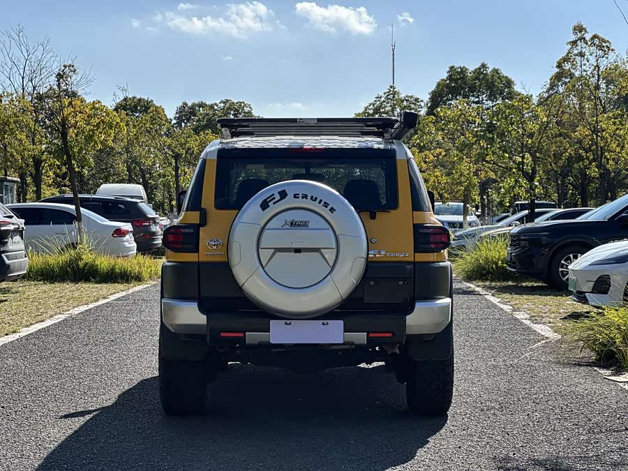 Toyota FJ Cruiser 2018 #4 Toyota FJ Cruiser 2018 car image #4