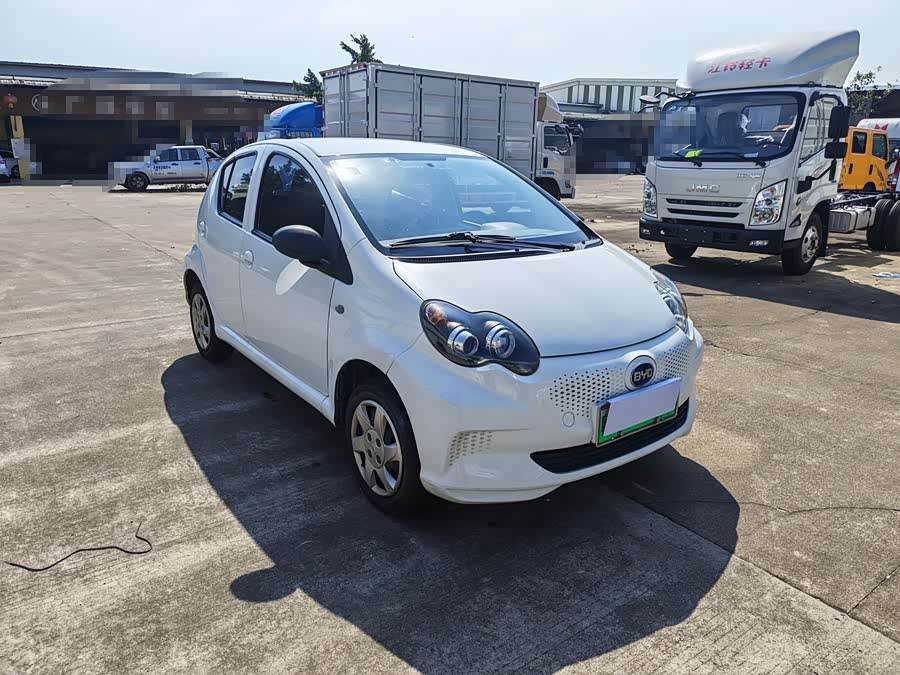 BYD e1 2019 car image #4