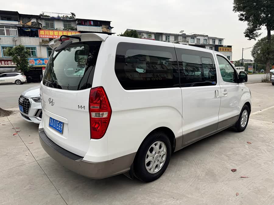 Hyundai H-1 2012 #4 Hyundai H-1 2012 car image #4