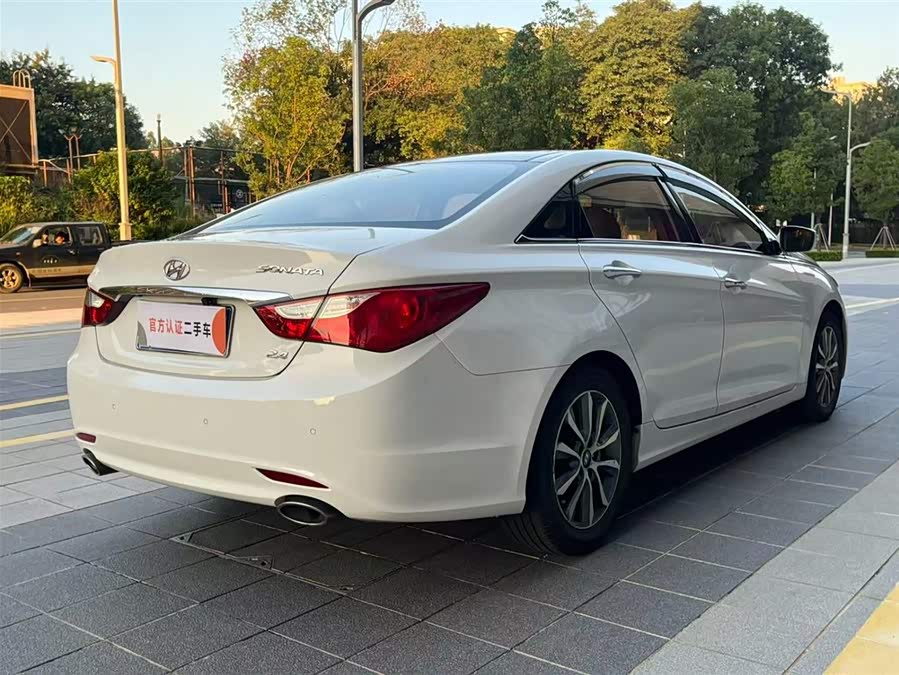 Hyundai Sonata 2014 car image #4