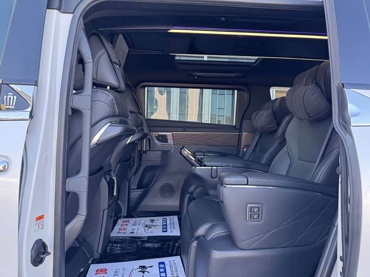 丰田 威尔法 2023 汽车图片 #4