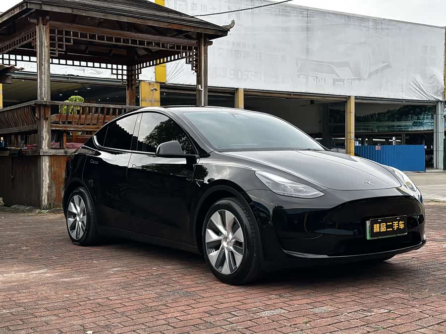 Tesla Model Y 2022 #4 Tesla Model Y 2022 car image #4