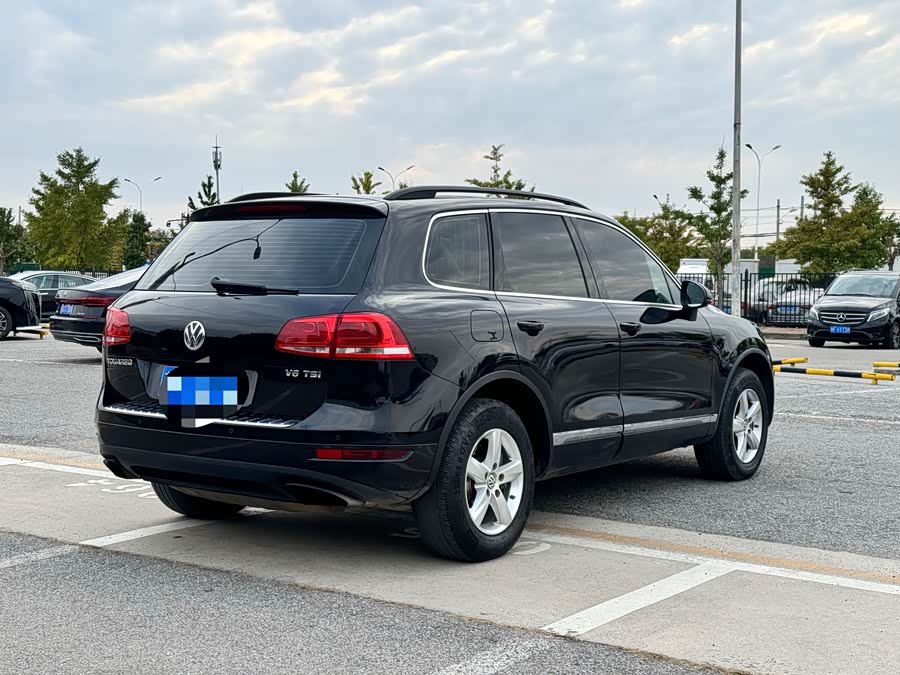 Volkswagen Touareg 2012 car image #4