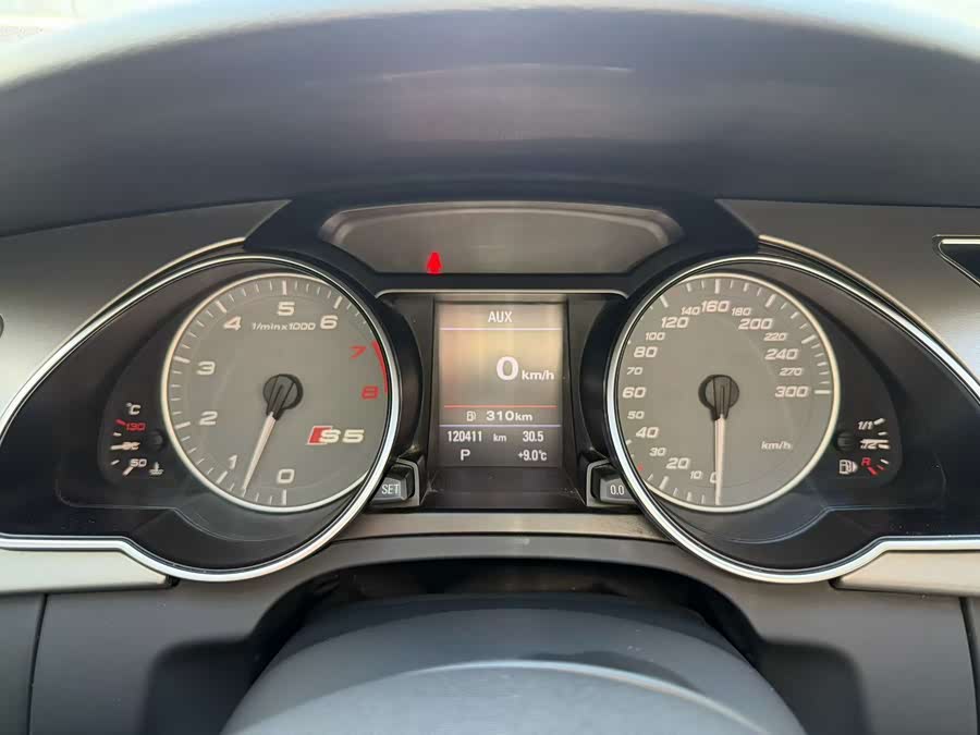 Audi S5 2010 car image #4