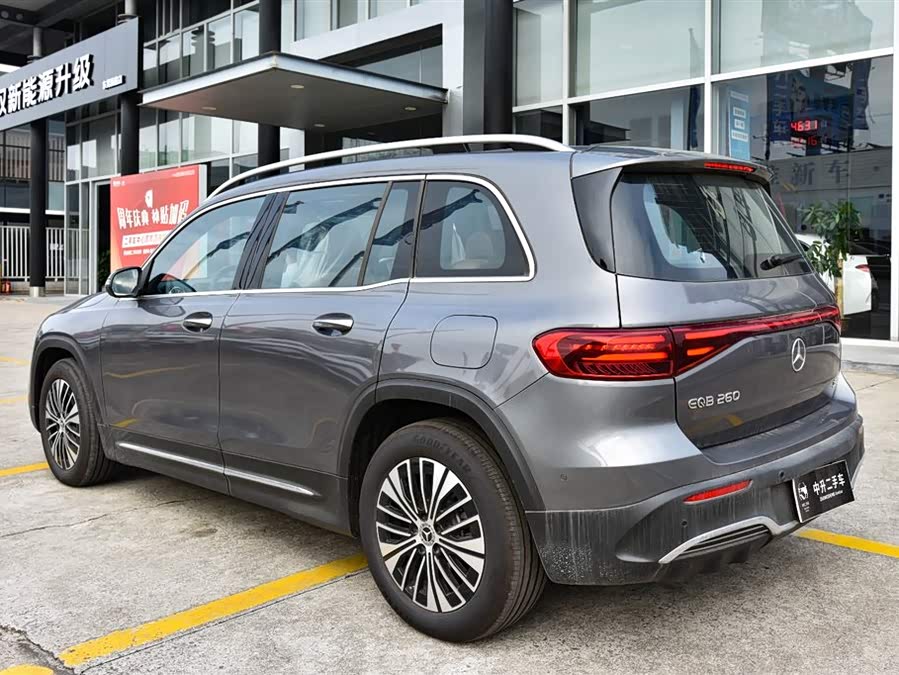 Mercedes-Benz EQB Class 2025 immagine di auto #4