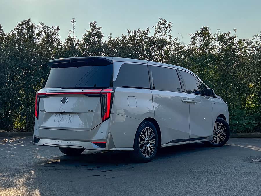 GAC Trumpchi E9 2024 #4 GAC Trumpchi E9 2024 car image #4