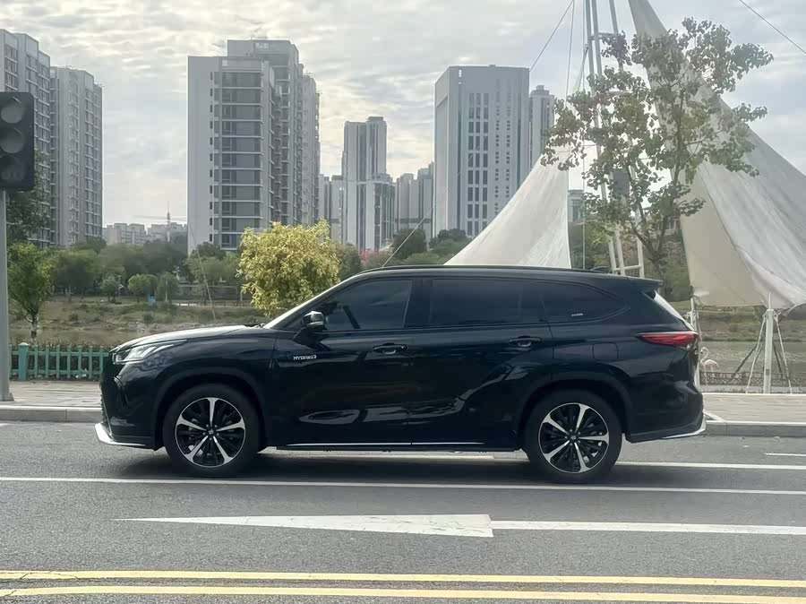 Toyota Crown Kluger 2021 car image #4