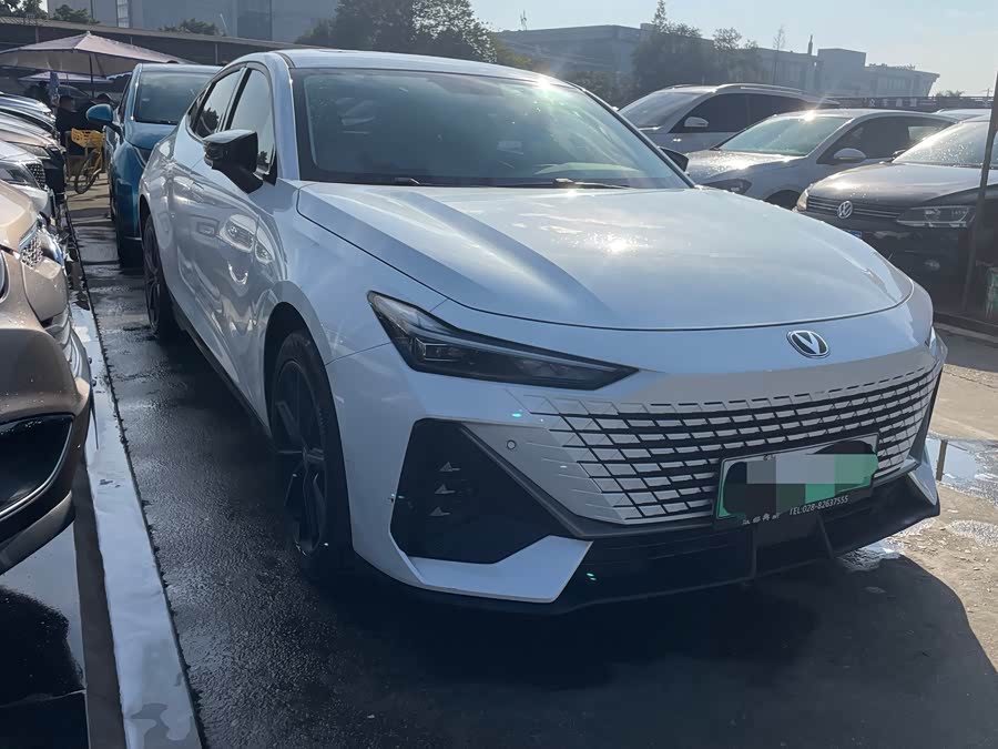 Changan UNI-V iDD 2023 car image #4