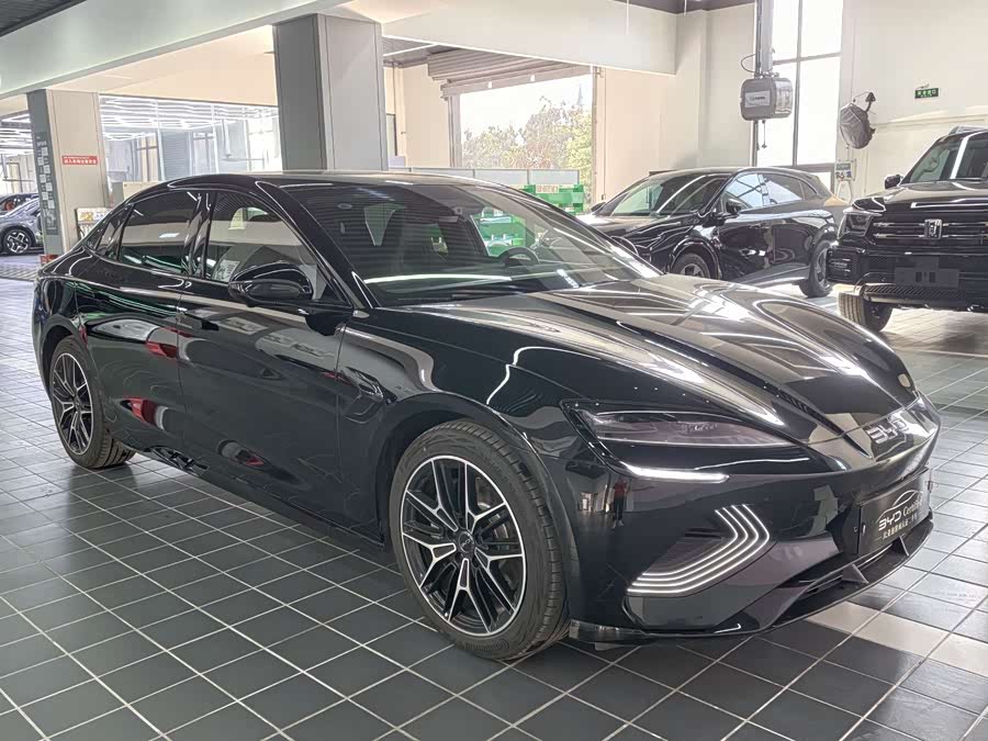 BYD Seal 2025 #4 BYD Seal 2025 car image #4