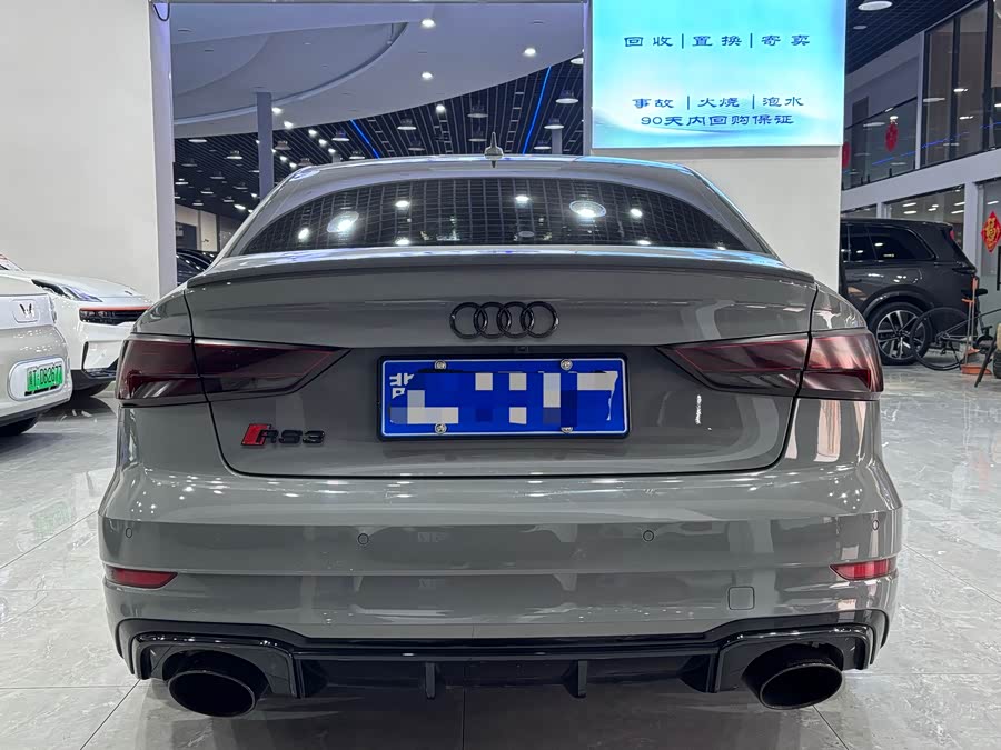 Audi RS 3 2019 صورة سيارة #4