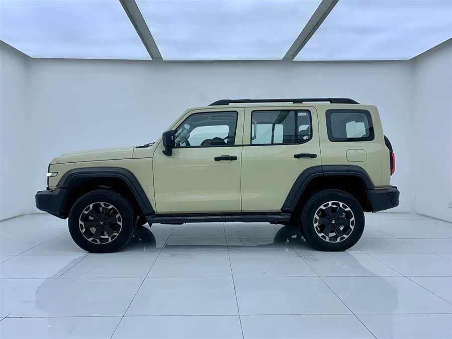 Tank 300 New Energy 2025 #4 Tank 300 New Energy 2025 car image #4