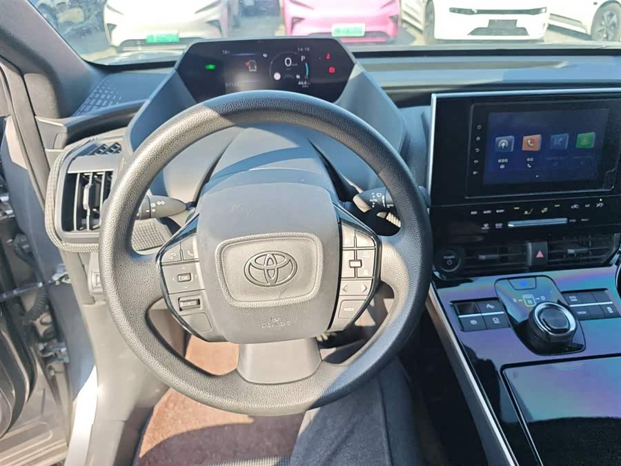 Toyota bZ4X 2024 immagine di auto #4