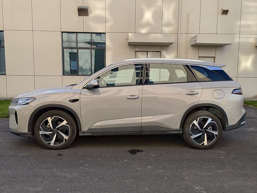 BYD Sea Lion 05 DM-i 2025 car image #4