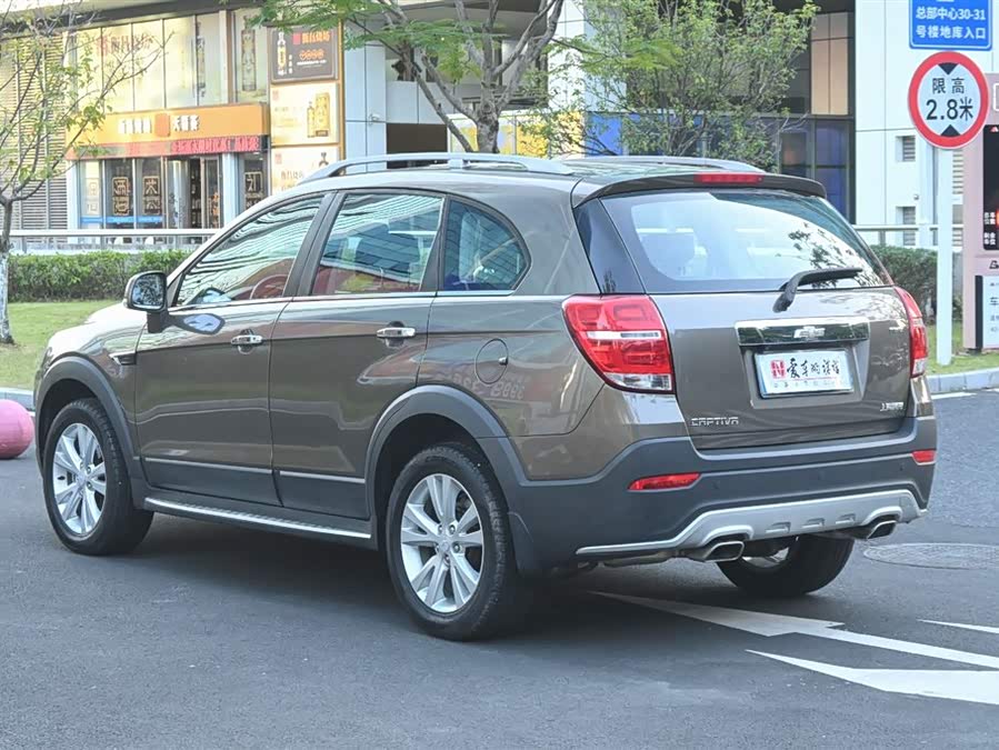 Chevrolet Captiva 2016 imagen de coche #4