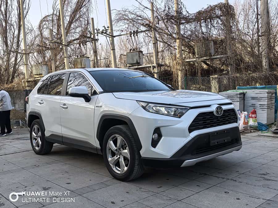Toyota RAV4 2023 car image #4