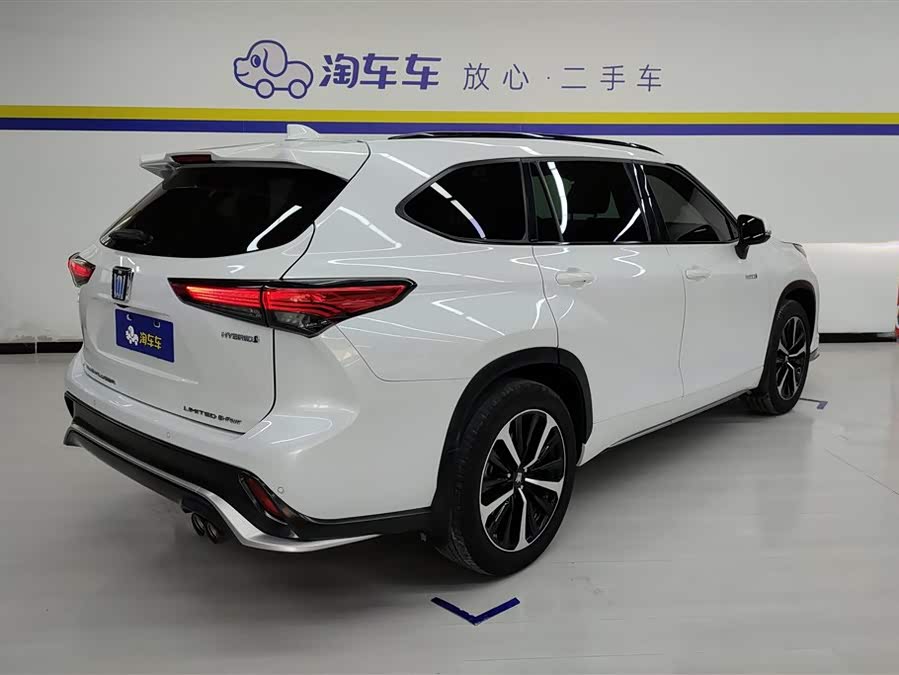 Toyota Crown Kluger 2022 car image #4
