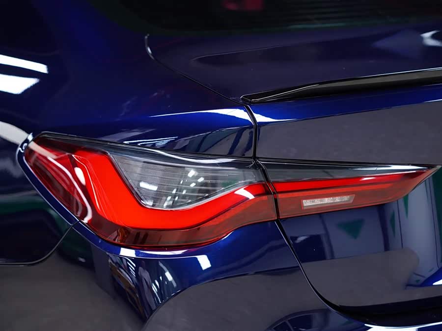 BMW M4 2024 immagine di auto #4