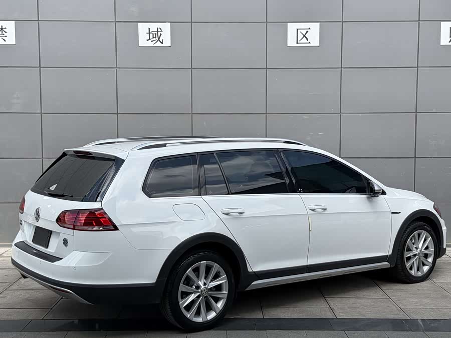 Volkswagen Golf (Imported) 2019 imagem de carro #4