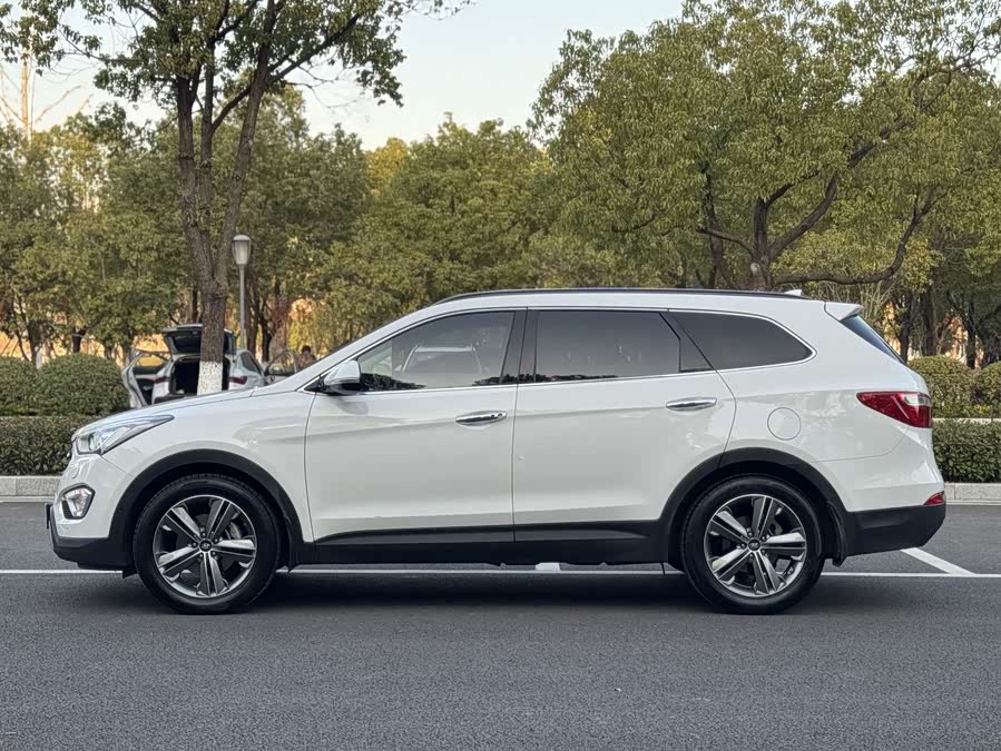 Hyundai Grand Santa Fe 2014 #4 Hyundai Grand Santa Fe 2014 car image #4