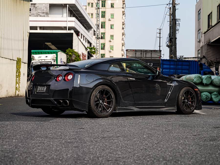 日产 日产GT-R 2010 汽车图片 #4