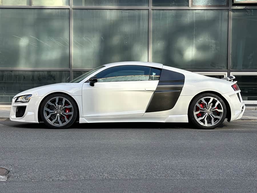 Audi R8 2011 #4 Audi R8 2011 car image #4