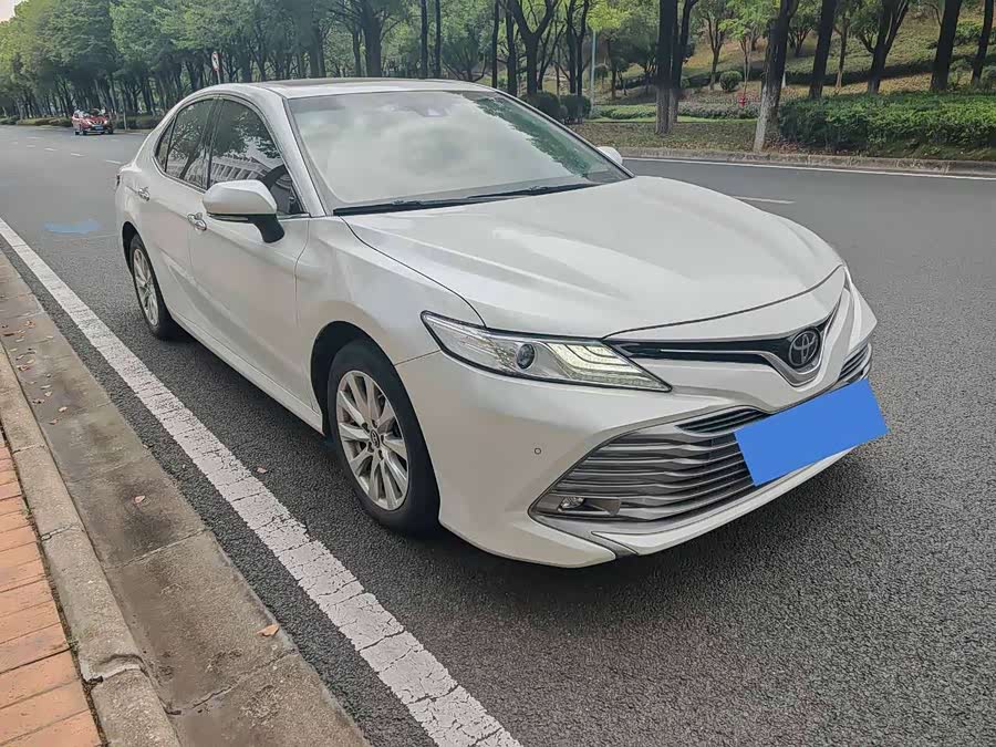 Toyota Camry 2019 car image #4