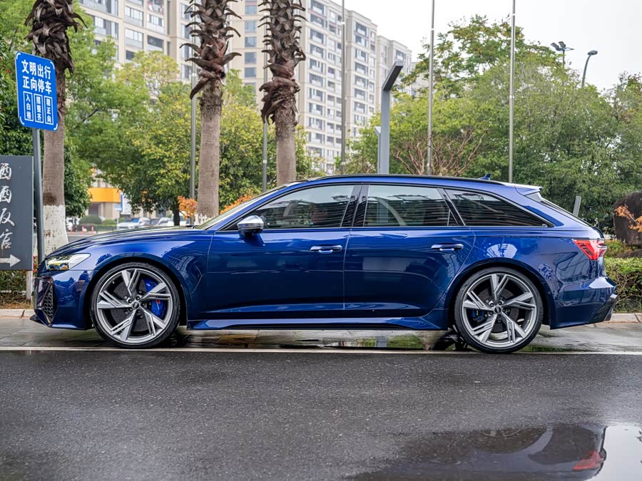 Audi RS 6 2021 car image #4