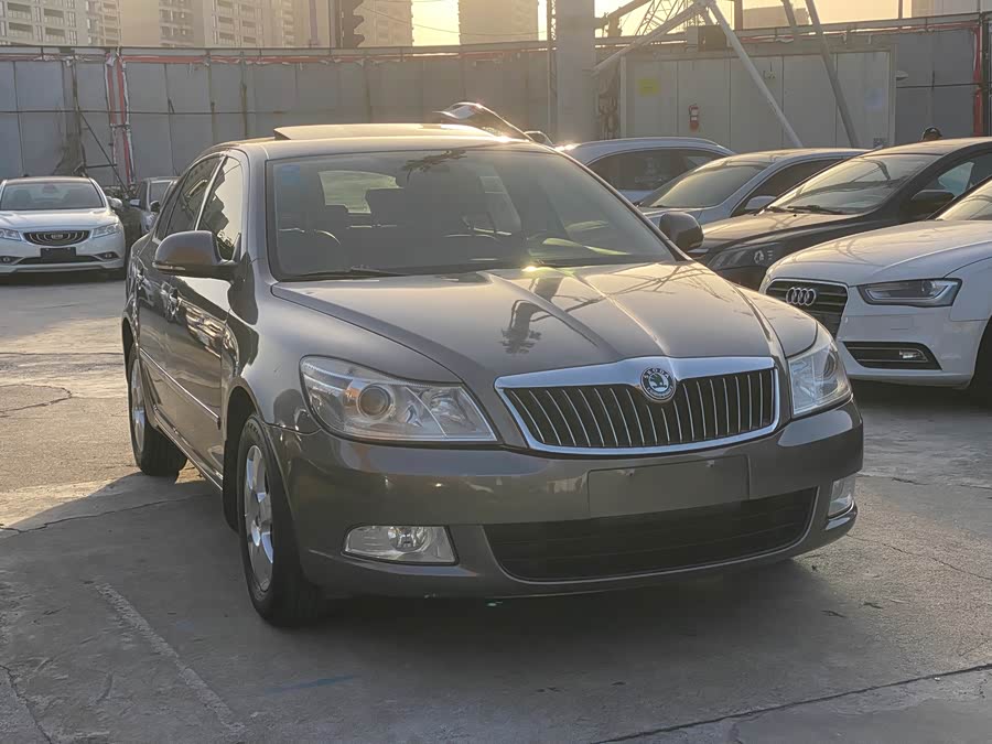 Skoda Octavia 2012 car image #4