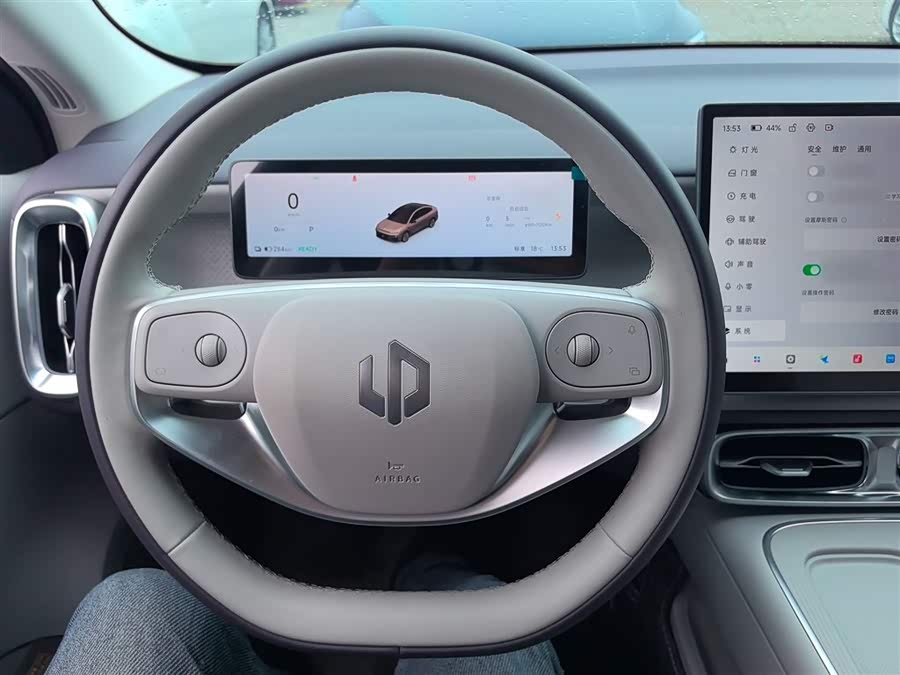 零跑汽车 零跑B01 2025 汽车图片 #4