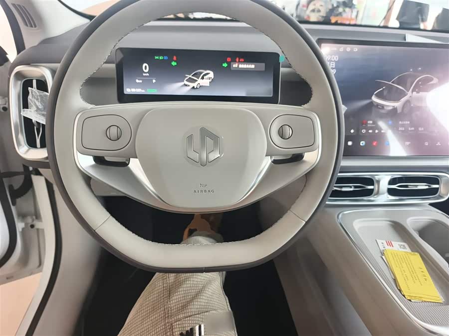 零跑汽车 零跑B01 2025 汽车图片 #4