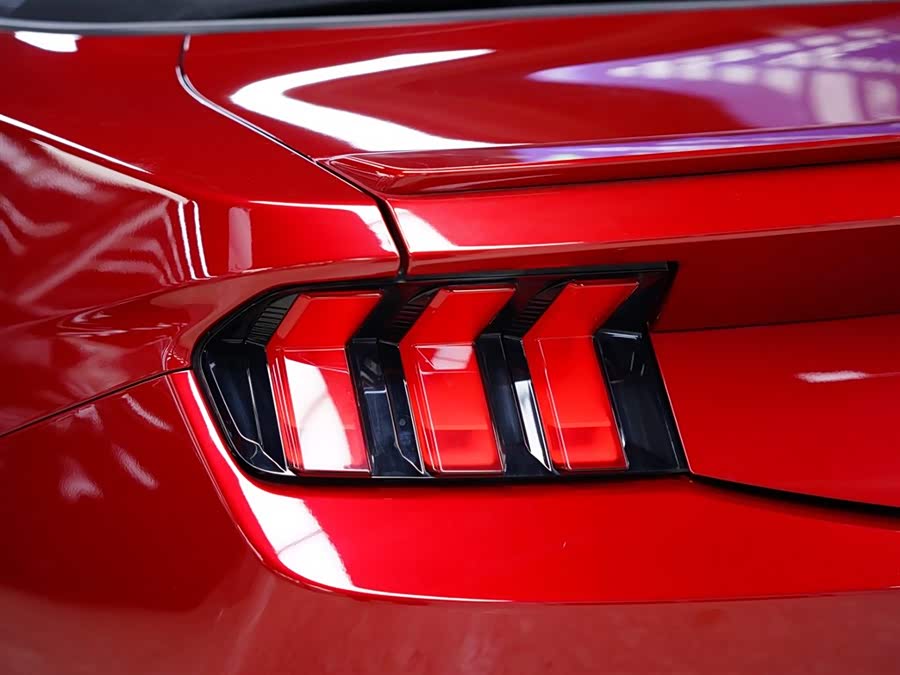 Ford Mustang صورة سيارة #4