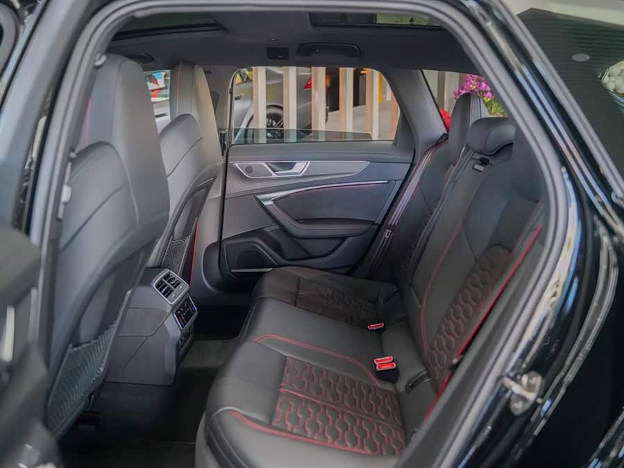 Audi RS 6 2024 immagine di auto #4