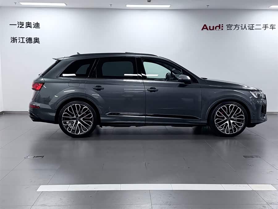 Audi SQ7 2024 car image #4