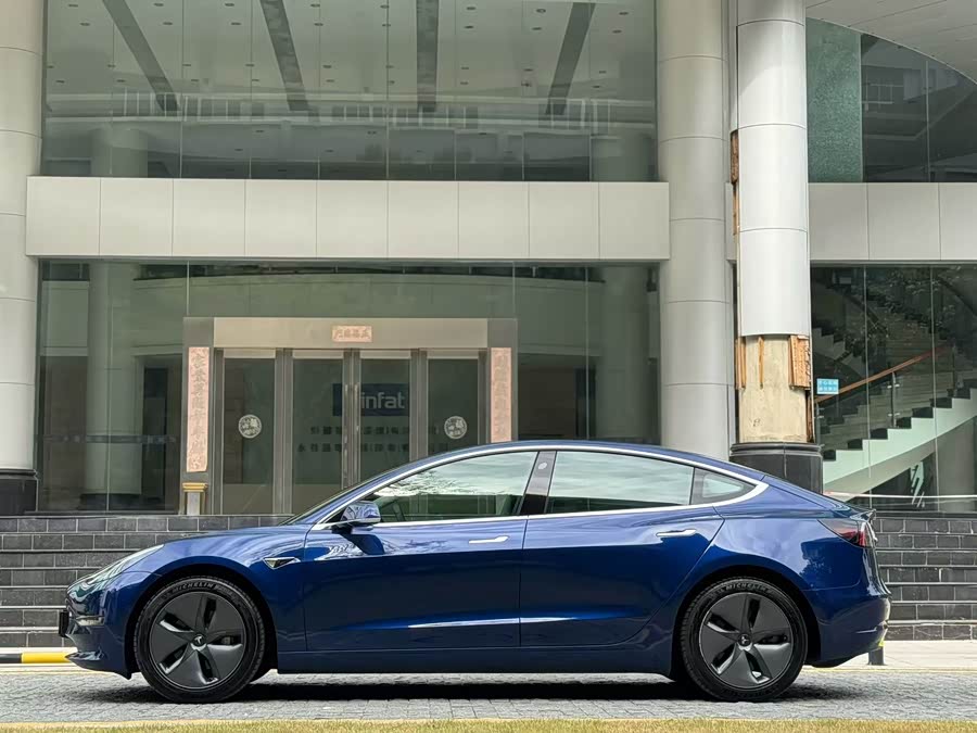 Tesla Model 3 2020 #4 Tesla Model 3 2020 صورة سيارة #4