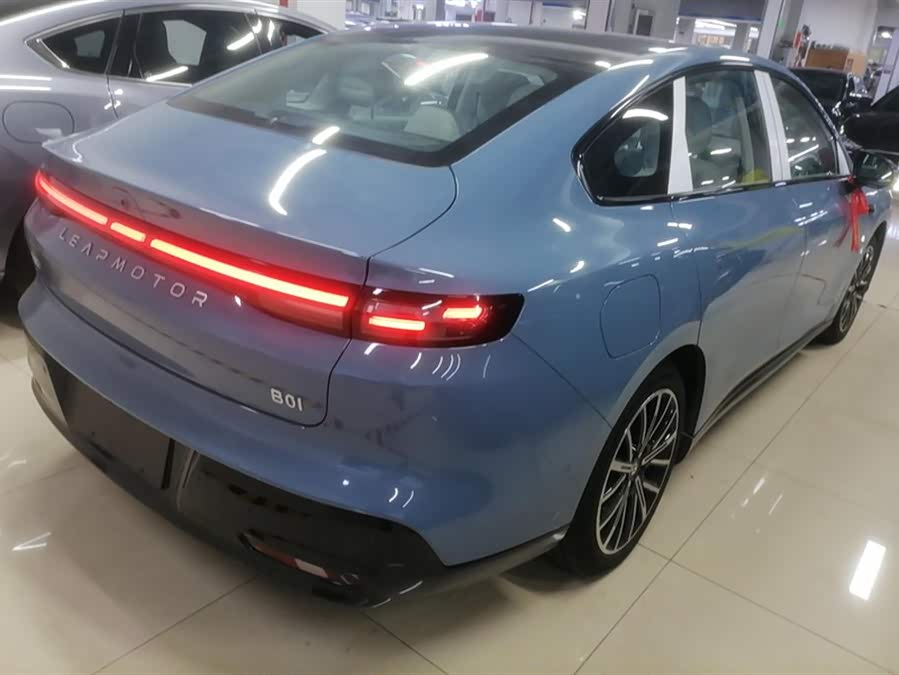 零跑汽车 零跑B01 2025 汽车图片 #4
