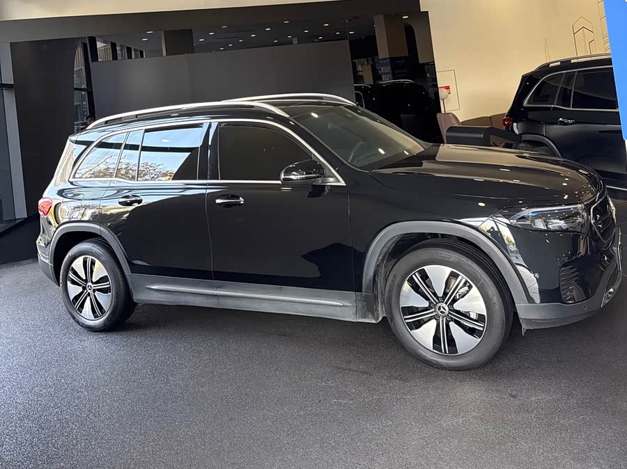 Mercedes-Benz EQB Class 2023 car image #4